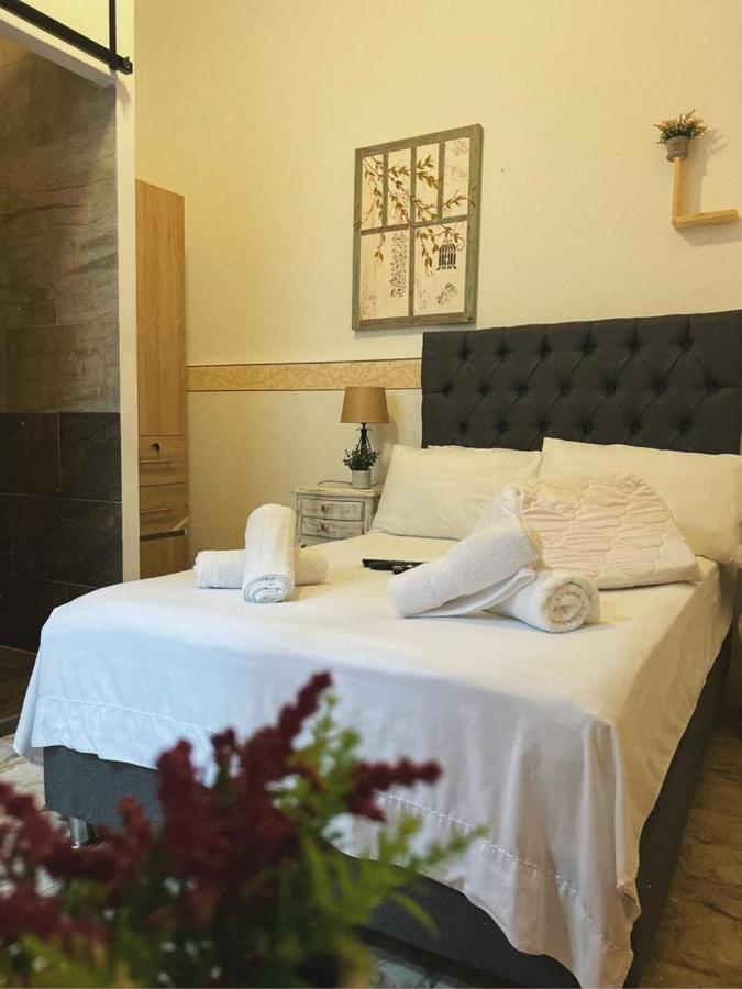 Casa Blanca San Antonio Hostal Boutique カリ エクステリア 写真