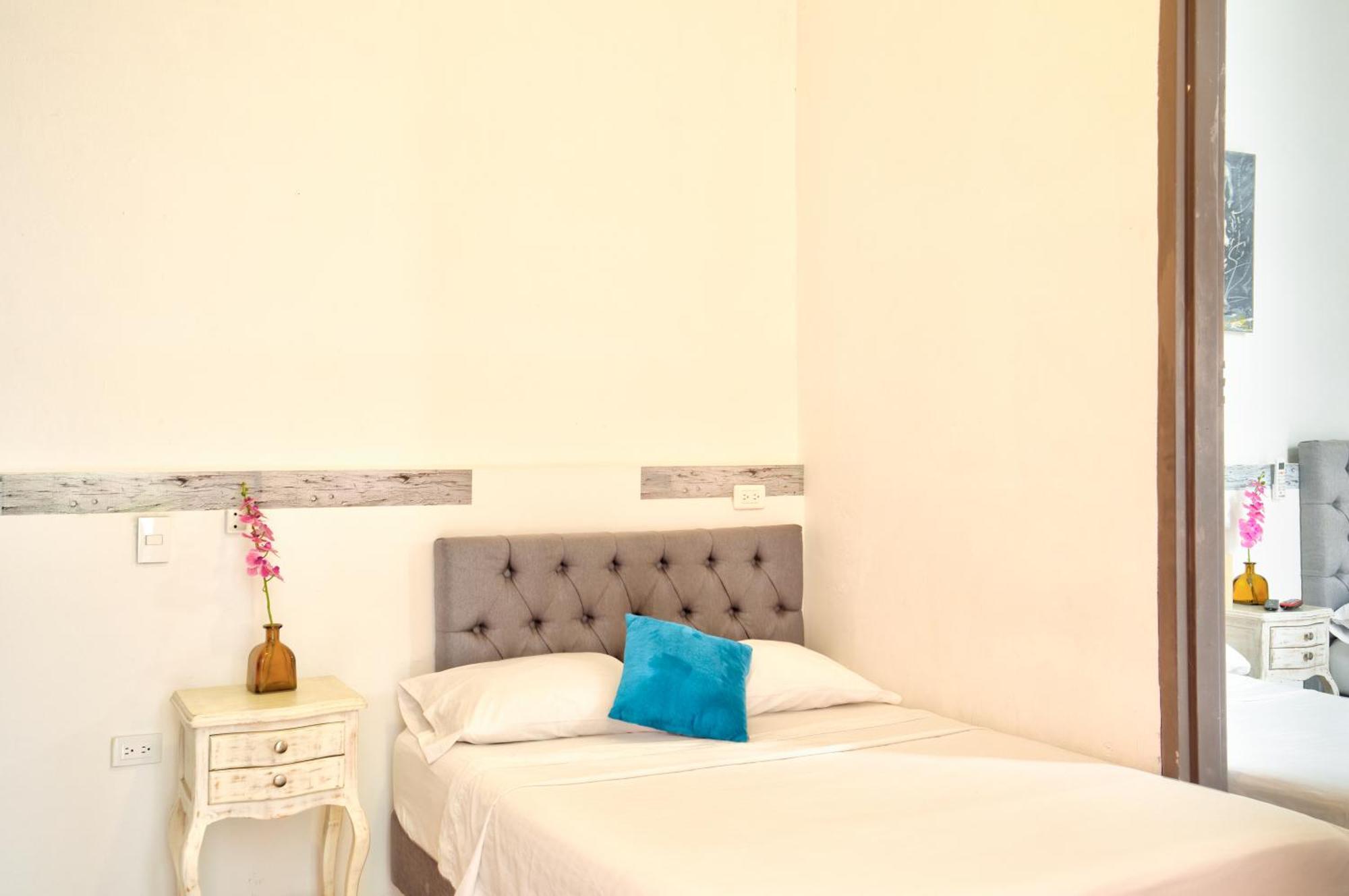 Casa Blanca San Antonio Hostal Boutique カリ エクステリア 写真