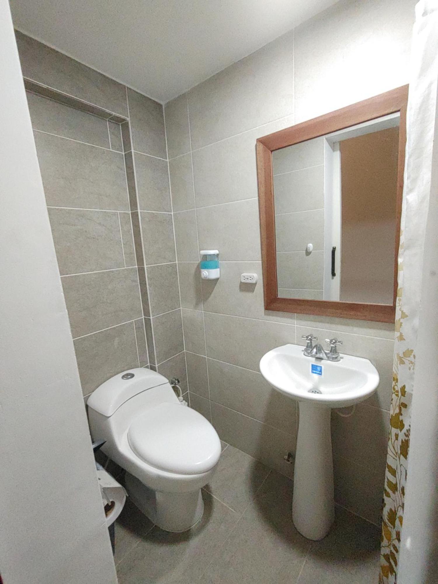Casa Blanca San Antonio Hostal Boutique カリ 部屋 写真